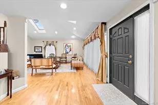 47 Berkshire Rd, Great Neck, NY 11023 - Photo 4