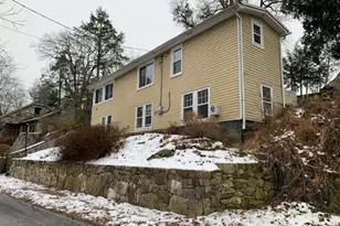 25 Evergreen Rd, Putnam Valley, NY 10579 - Photo 2
