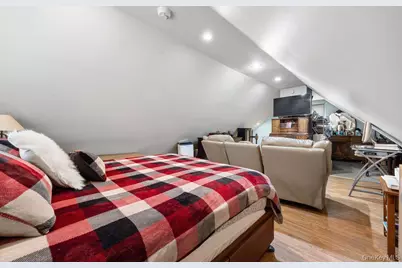 171 Burke Avenue, New York, NY 10314 - Photo 8