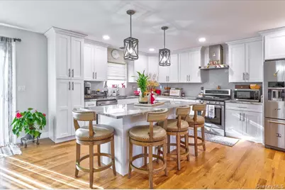 468 Granny Road, Medford, NY 11763 - Photo 8