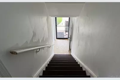 827 Hartman Lane, Far Rockaway, NY 11691 - Photo 2