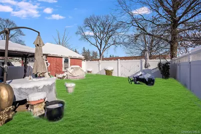 122 Hamilton Road, Hempstead, NY 11550 - Photo 18