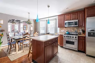 469 Minnieford Ave, Bronx, NY 10464 - Photo 6