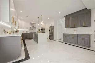 17 East Ave, Hicksville, NY 11801 - Photo 4