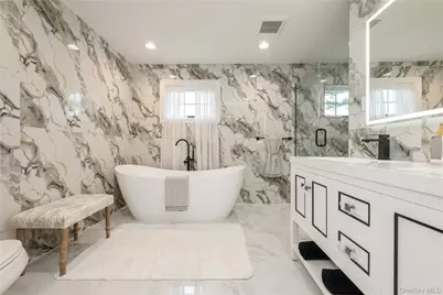 17 East Avenue, Hicksville, NY 11801 - Photo 12