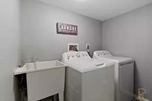 119-06 Guy R Brewer Blvd, Jamaica, NY 11434 - Photo 12