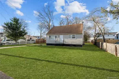 193 N Arizona Road, West Babylon, NY 11704 - Photo 2