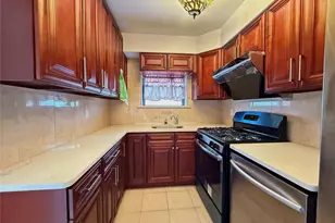 135-23 Jewel Ave, Kew Gardens, NY 11367 - Photo 6