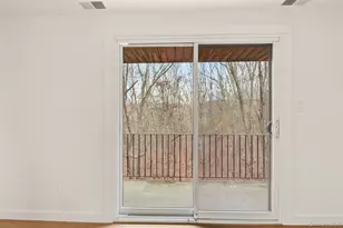 8 Dogwood Ct, Selden, NY 11784 - Photo 8