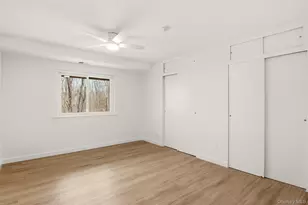 8 Dogwood Ct, Selden, NY 11784 - Photo 16