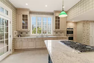 104 Fort Hill Rd, Huntington, NY 11743 - Photo 8