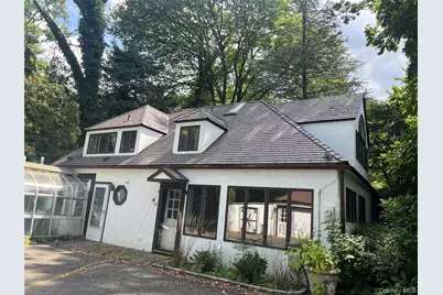 5 Beverly Road, Port Washington, NY 11050 - Photo 2