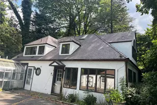 5 Beverly Rd, Port Washington, NY 11050 - Photo 2