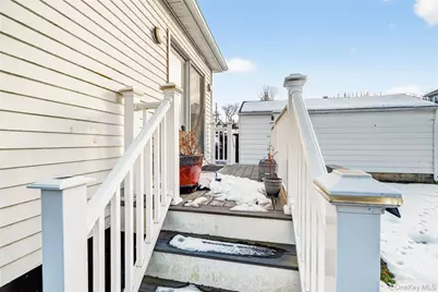 49 Cleveland Street, White Plains, NY 10606 - Photo 32