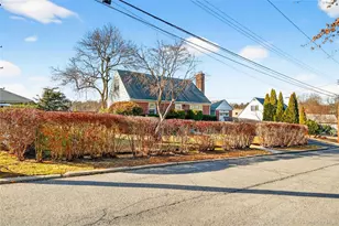 10 Sciortino Pl, White Plains, NY 10607 - Photo 4