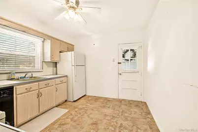 10 Sciortino Place, White Plains, NY 10607 - Photo 16