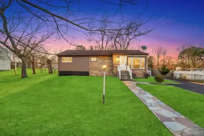 42 Gates Avenue, Brentwood, NY 11717 - Photo 2