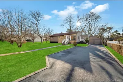 42 Gates Avenue, Brentwood, NY 11717 - Photo 24