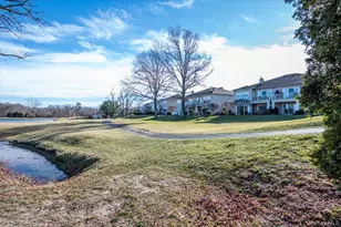 97 Windwatch Dr, Hauppauge, NY 11788 - Photo 32