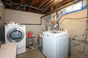 71 Beechwood Ave, Manhasset, NY 11030 - Photo 30