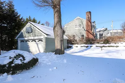 71 Beechwood Avenue, Manhasset, NY 11030 - Photo 36