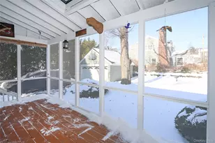 71 Beechwood Ave, Manhasset, NY 11030 - Photo 32