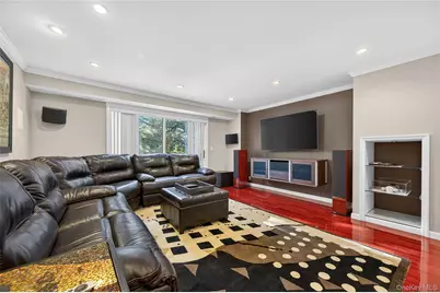 1 Peppermill Road, Roslyn, NY 11576 - Photo 14