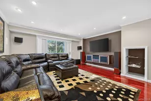 1 Peppermill Rd, Roslyn, NY 11576 - Photo 14