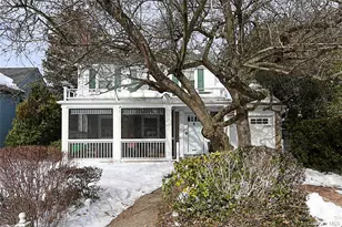 2926 Davis St, Oceanside, NY 11572 - Photo 2