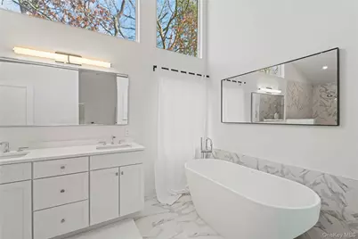 7 Midhampton Court, Quogue, NY 11959 - Photo 14