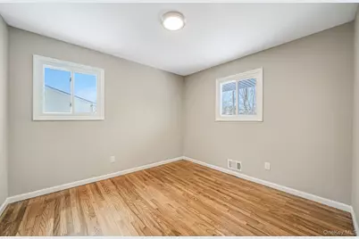 104 Harrisburg Street, Bay Shore, NY 11706 - Photo 24