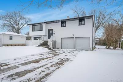 104 Harrisburg Street, Bay Shore, NY 11706 - Photo 2