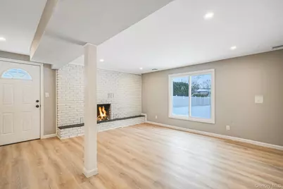 104 Harrisburg Street, Bay Shore, NY 11706 - Photo 20