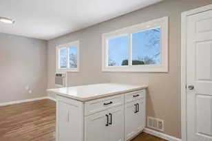 104 Harrisburg St, Bay Shore, NY 11706 - Photo 8