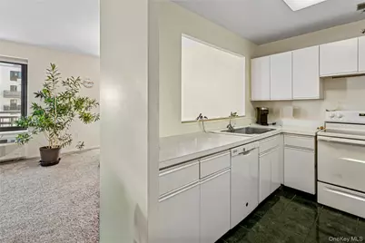 100 W Broadway #6P, Long Beach, NY 11561 - Photo 4