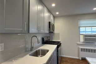 46 Copiague St, Valley Stream, NY 11580 - Photo 6