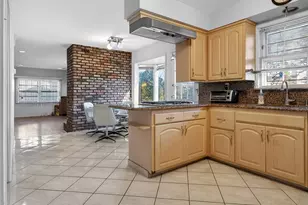 100 Birch Hill Dr, Albertson, NY 11576 - Photo 16