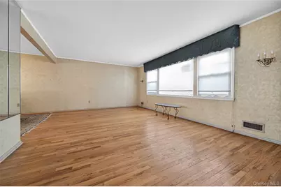 100 Birch Hill Drive, Albertson, NY 11576 - Photo 8