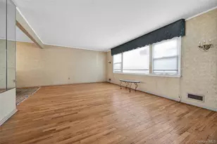 100 Birch Hill Dr, Albertson, NY 11576 - Photo 8