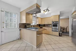 100 Birch Hill Dr, Albertson, NY 11576 - Photo 14