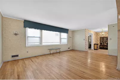 100 Birch Hill Drive, Albertson, NY 11576 - Photo 10