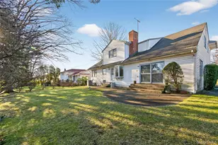 100 Birch Hill Dr, Albertson, NY 11576 - Photo 38