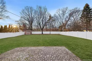 22 Niagara Ln, Commack, NY 11725 - Photo 18