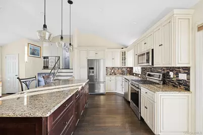 22 Niagara Lane, Commack, NY 11725 - Photo 10