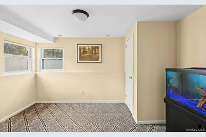 22 Niagara Lane, Commack, NY 11725 - Photo 16