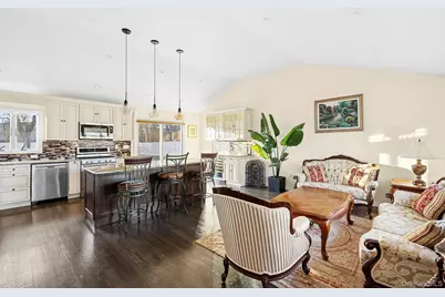 22 Niagara Lane, Commack, NY 11725 - Photo 6