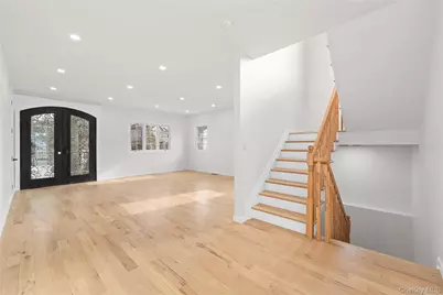 383 Franklin Avenue, Hewlett, NY 11557 - Photo 2