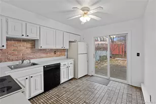 110 Chrystal Dr, Maybrook, NY 12543 - Photo 2