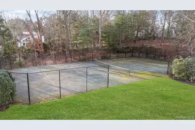 90 Rodeo Drive, Oyster Bay, NY 11791 - Photo 6
