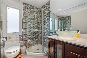 90 Rodeo Dr, Oyster Bay, NY 11791 - Photo 10